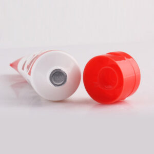 LoveKiss Strawberry Lubricant 100ml Lube - Image 7